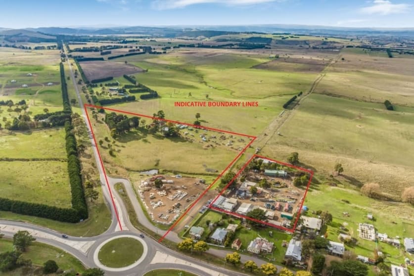 Click to view all images 8 & 21 Sawmill Lane Monegeetta VIC 3433 - Image 2