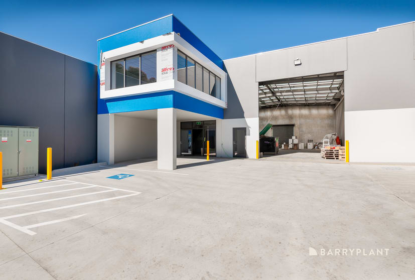 Click to view all images 29-33 Lakeside Drive Broadmeadows VIC 3047 - Image 2