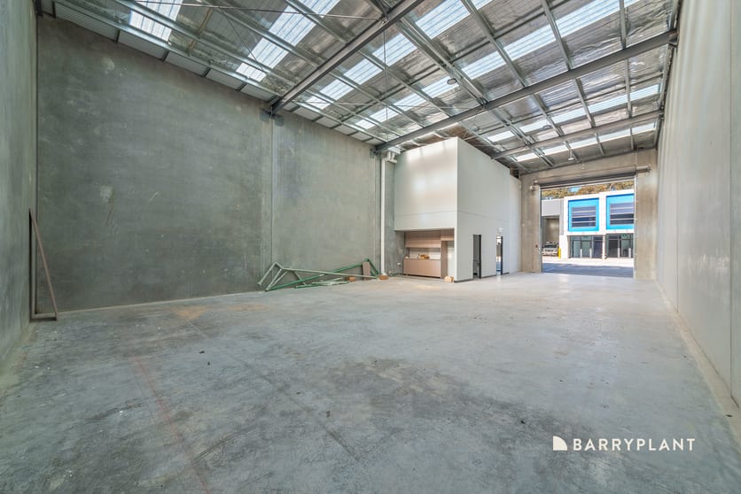 Click to view all images 29-33 Lakeside Drive Broadmeadows VIC 3047 - Image 3