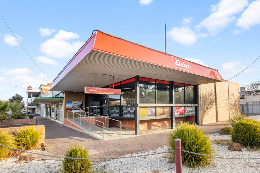 Click to view all images 30 Scott Street Warracknabeal VIC 3393 - Image 2