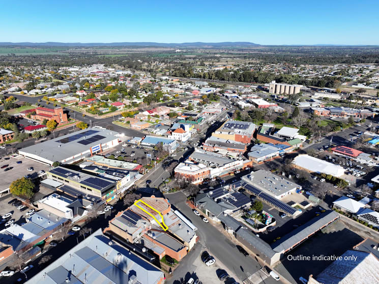 Click to view all images 234 Clarinda Street Parkes NSW 2870 - Image 2