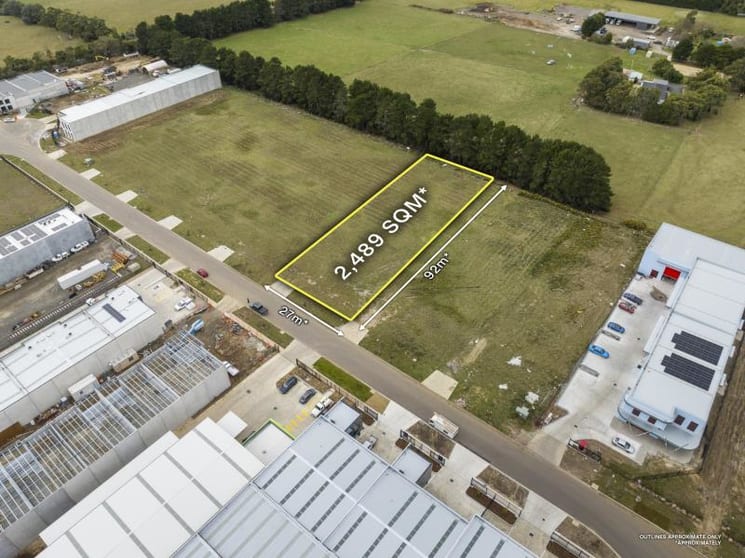 Click to view all images 10 Pioneer Way New Gisborne VIC 3438 - Image 1