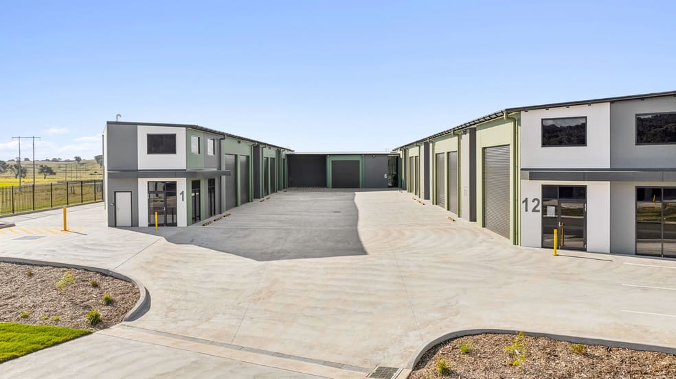 Click to view all images 4/6 Knott Place Mudgee NSW 2850 - Image 2