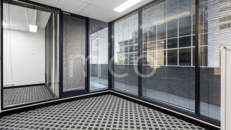 Click to view all images Suite 508/566 St Kilda Road Melbourne VIC 3004 - Image 1