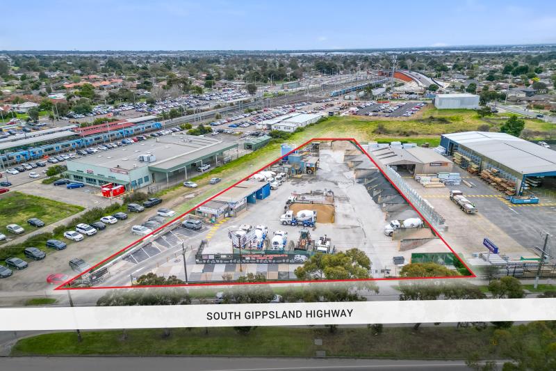 Click to view all images 219 South Gippsland Highway Cranbourne VIC 3977 - Image 3