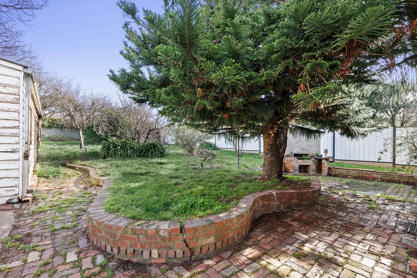 Click to view all images 18 Aitken Street Sunbury VIC 3429 - Image 3