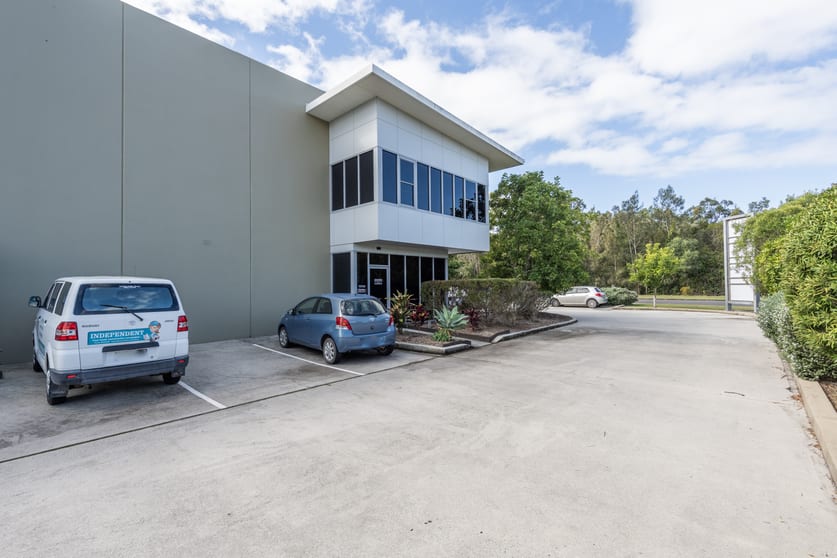 Click to view all images 4/1 Quarterdeck Place Yamba NSW 2464 - Image 3