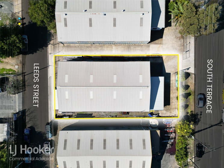 Click to view all images 201 South Terrace Wingfield SA 5013 - Image 3