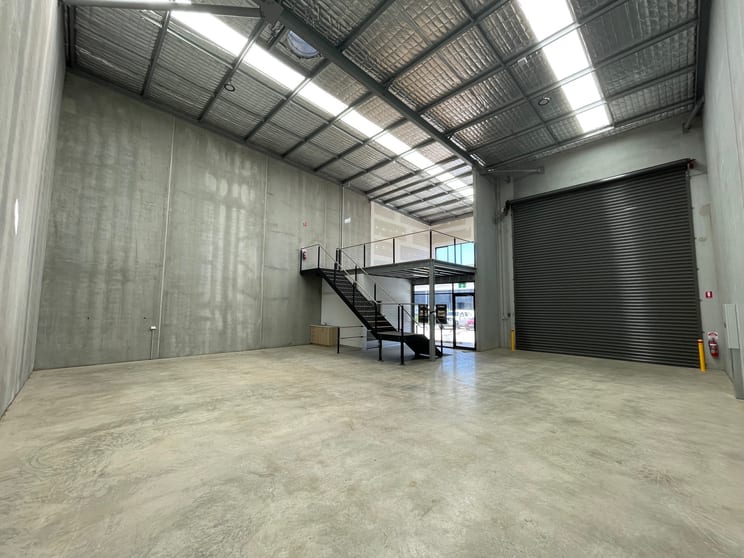 Click to view all images 29/2 Indigo Loop Yallah NSW 2530 - Image 2