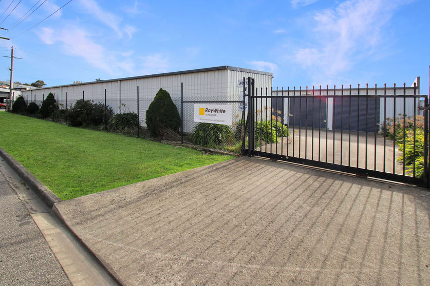 Click to view all images 20 McPherson Street Leongatha VIC 3953 - Image 3