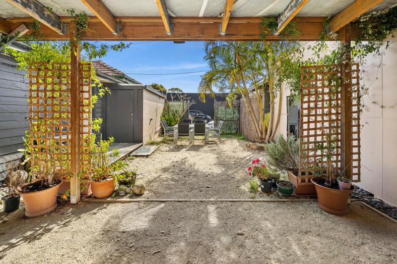 Click to view all images Mona Vale NSW 2103 - Image 2