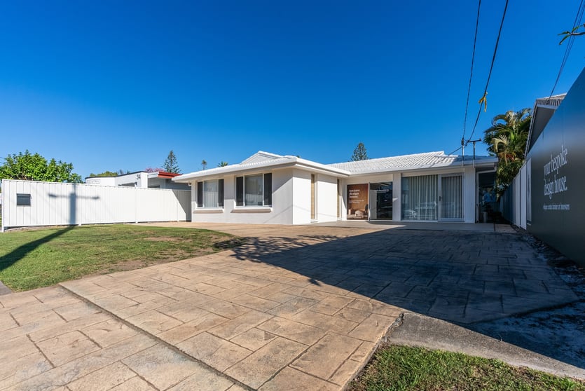Click to view all images 36 Ashmore Road Bundall QLD 4217 - Image 1