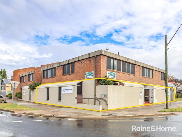 Click to view all images Lot 4/118 Russell Street Bathurst NSW 2795 - Image 2