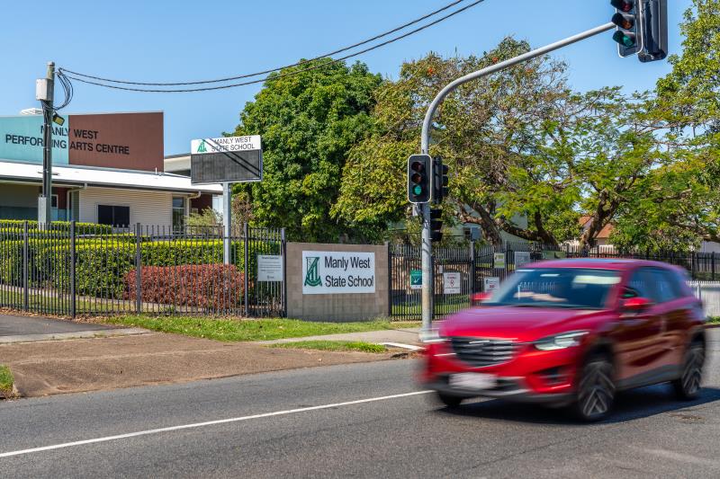 Click to view all images 218 Manly Road Manly West QLD 4179 - Image 3
