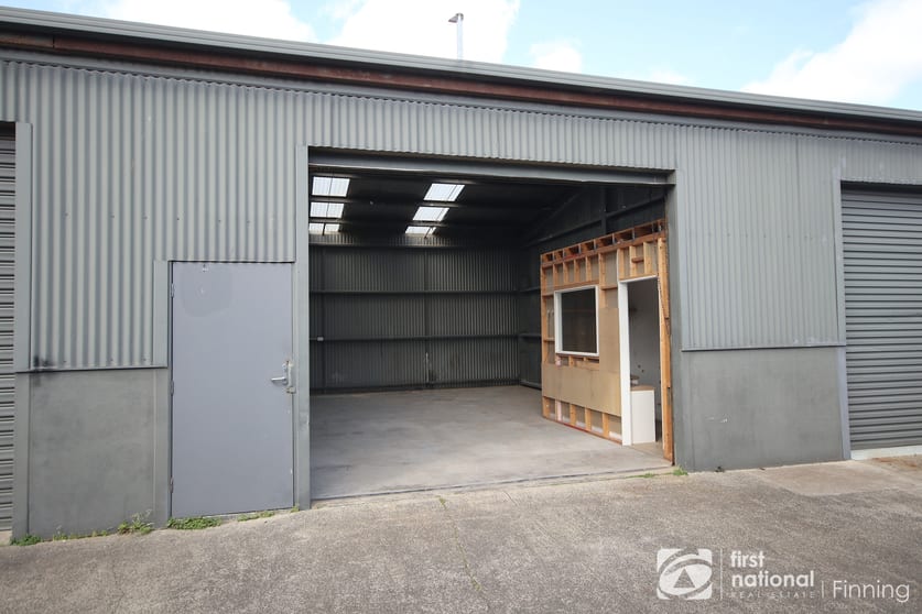 Click to view all images 5/81 Miles Grove Seaford VIC 3198 - Image 3