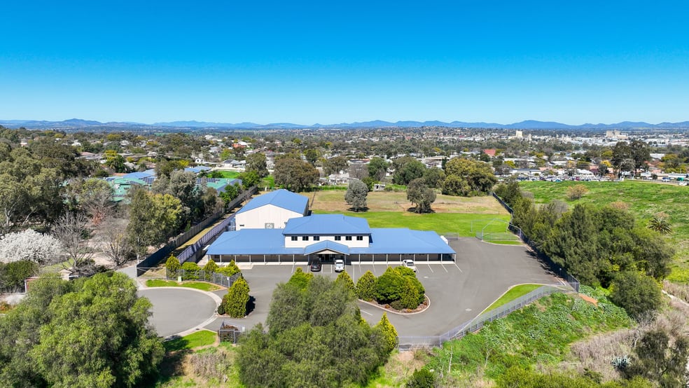 Click to view all images 7 - 11 Monteray Street Tamworth NSW 2340 - Image 2