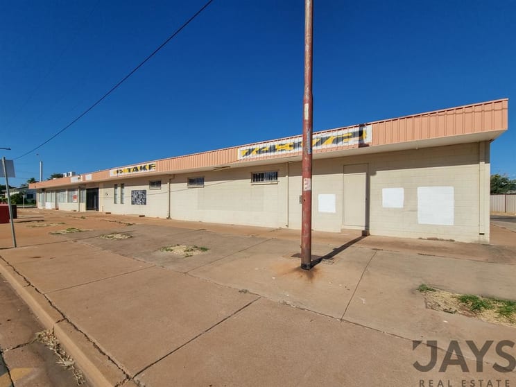 Click to view all images 43 Sunset Drive Mount Isa QLD 4825 - Image 3