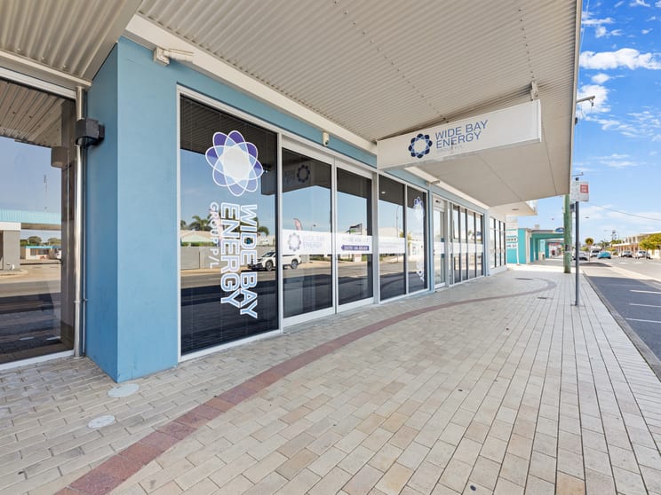 Click to view all images 2/65 Main Street Pialba QLD 4655 - Image 1