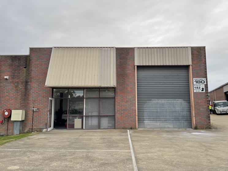 Click to view all images 1/180 Bridge Road Keysborough VIC 3173 - Image 1