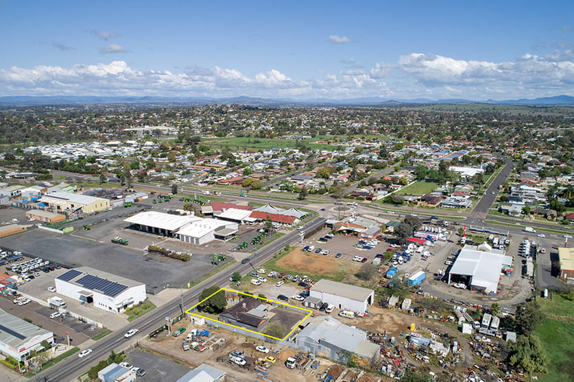 Click to view all images 11 Dampier Street Tamworth NSW 2340 - Image 2