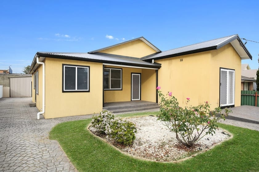 Click to view all images 61 Kenny Street Wollongong NSW 2500 - Image 2