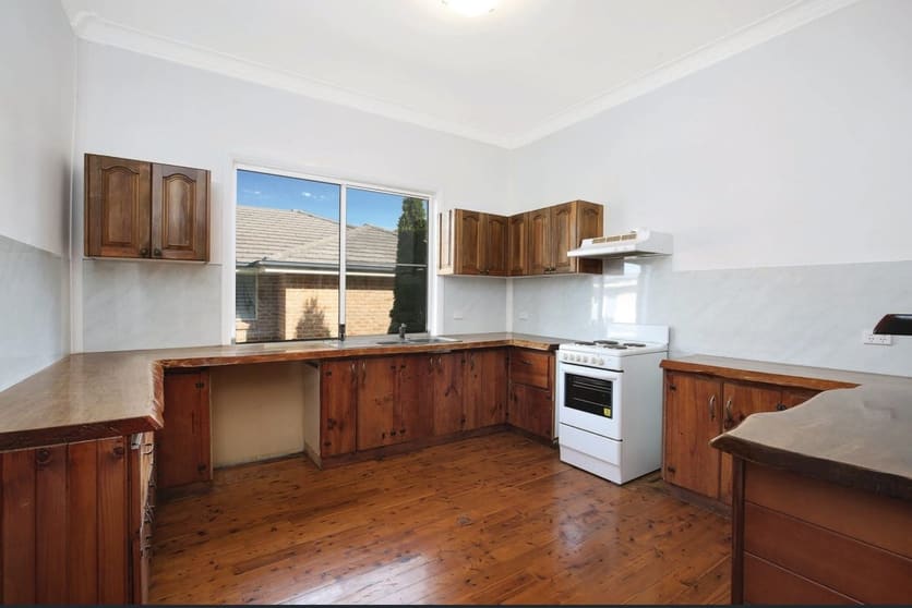 Click to view all images 61 Kenny Street Wollongong NSW 2500 - Image 3