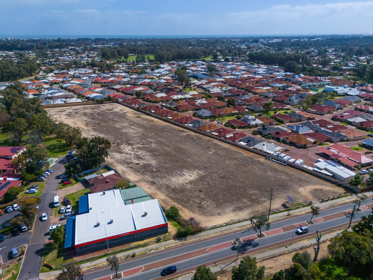 Click to view all images 53-59 Lakes Road Greenfields WA 6210 - Image 2