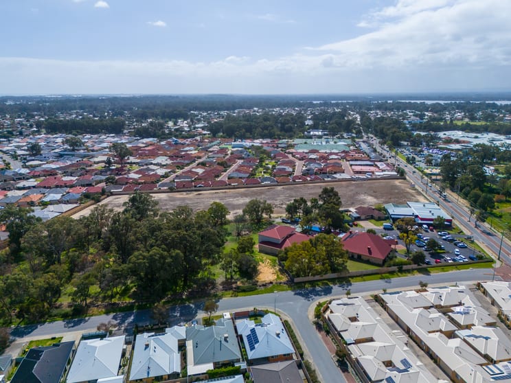 Click to view all images 53-59 Lakes Road Greenfields WA 6210 - Image 3