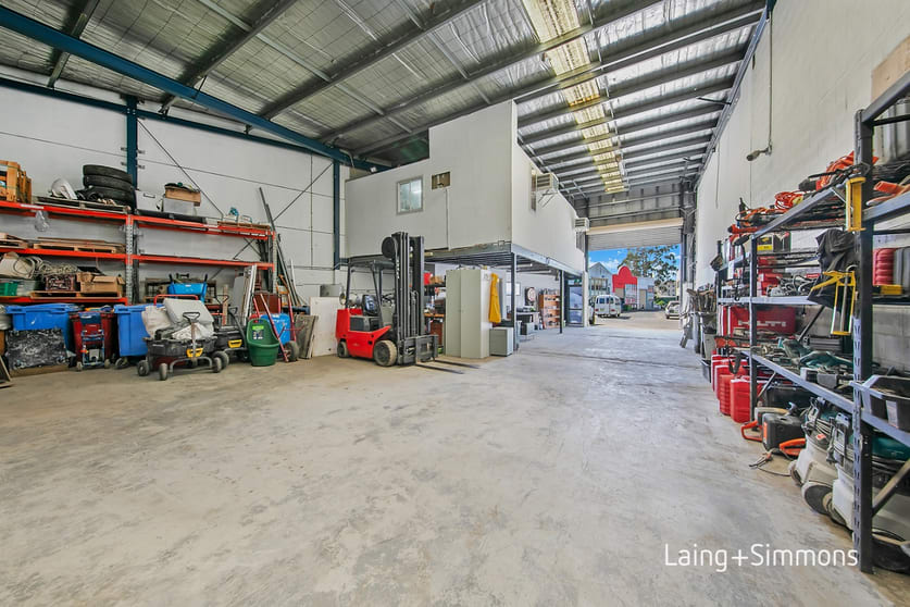 Click to view all images 6/47 Third Avenue Blacktown NSW 2148 - Image 2