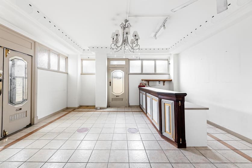 Click to view all images 214/220 Collins Street Melbourne VIC 3000 - Image 3