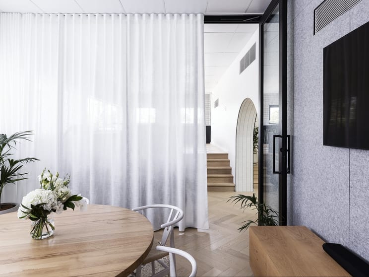 Click to view all images 37 Captain Cook Drive Caringbah NSW 2229 - Image 3