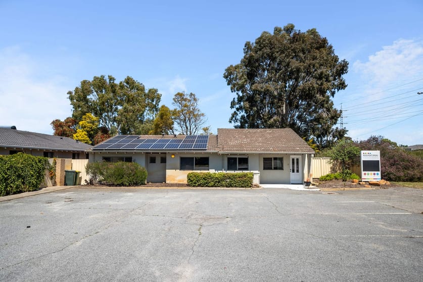 Click to view all images 2 Gracechurch Crescent Leeming WA 6149 - Image 1