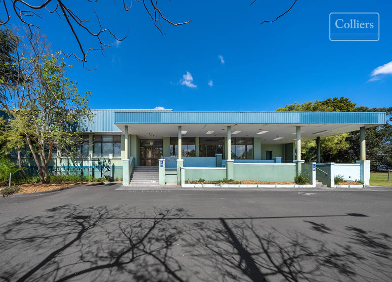 Click to view all images 10 Pleasant Way Nowra NSW 2541 - Image 2