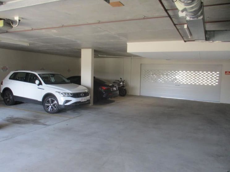 Suites 2 and 5/95-97 Spence Street Portsmith QLD 4870 - Image 3
