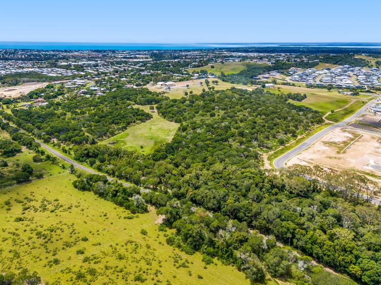Click to view all images 142 Madsen Road Nikenbah QLD 4655 - Image 1