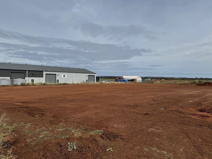Click to view all images 9 McGuinn Crescent Dubbo NSW 2830 - Image 3