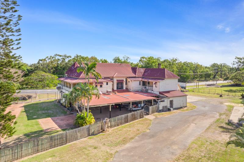 Click to view all images Calling all Restoraters/431 Lakes Creek Road Koongal QLD 4701 - Image 2
