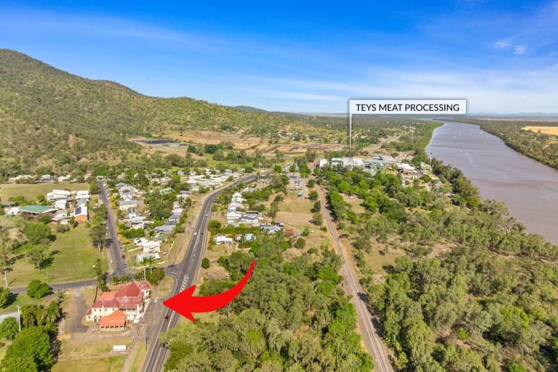 Click to view all images Calling all Restoraters/431 Lakes Creek Road Koongal QLD 4701 - Image 3