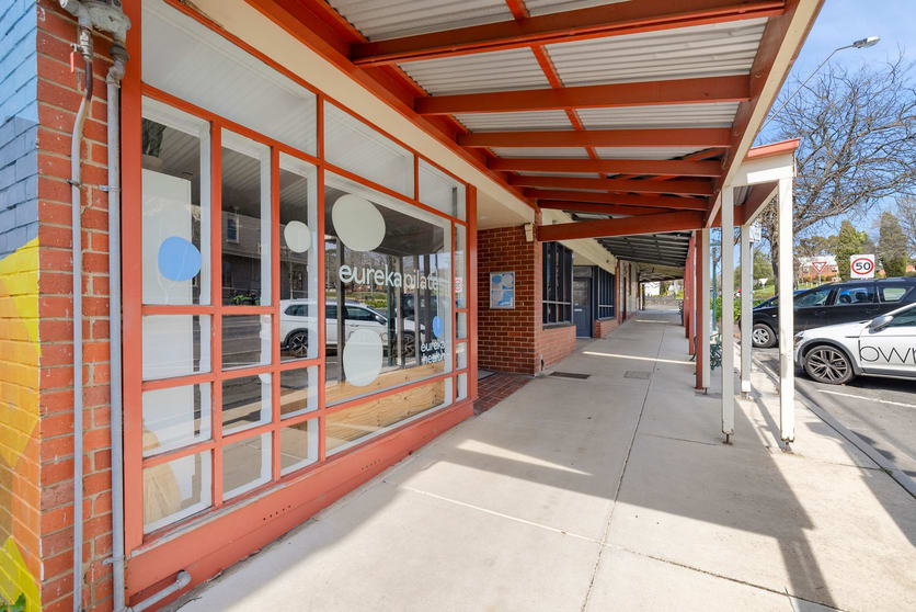 Click to view all images 509 Warrenheip Street Buninyong VIC 3357 - Image 2