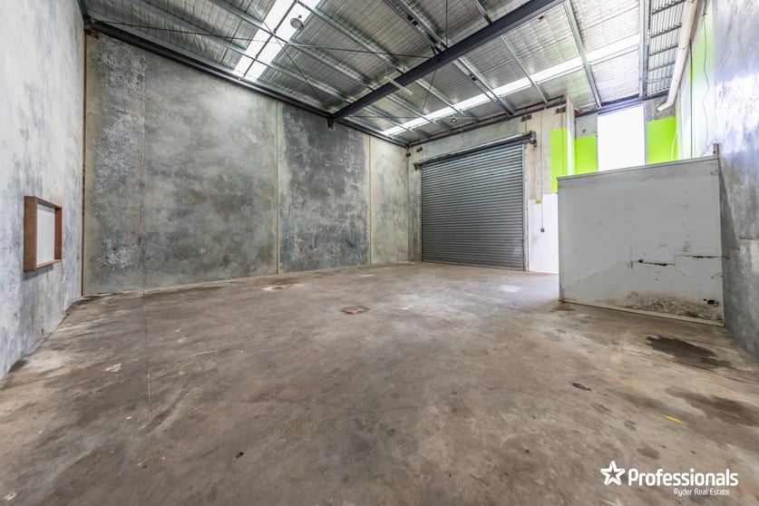 Click to view all images 10/27-29 Fuller Road Ravenhall VIC 3023 - Image 3
