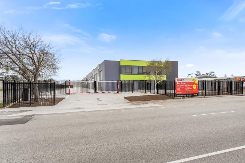 Click to view all images 10 Commerce Place Koo Wee Rup VIC 3981 - Image 1