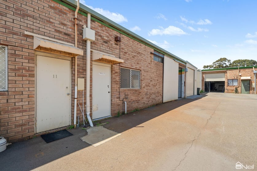 Click to view all images Unit 10/8 Tinga Place Kelmscott WA 6111 - Image 2
