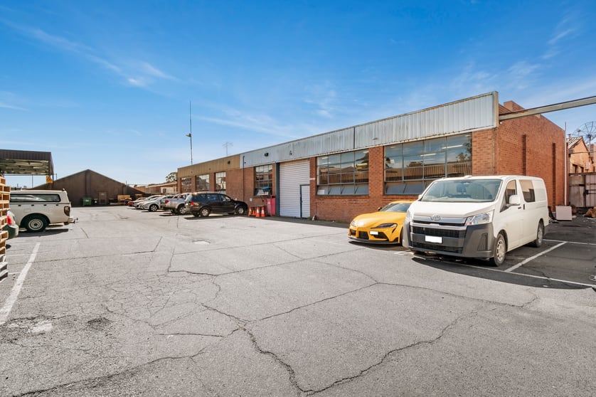 Click to view all images 2/21 George Street Blackburn VIC 3130 - Image 2