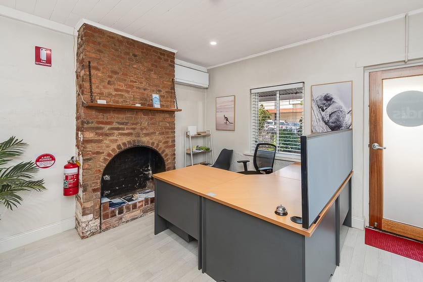 Click to view all images 68 Hutchinson Street Mount Barker SA 5251 - Image 2