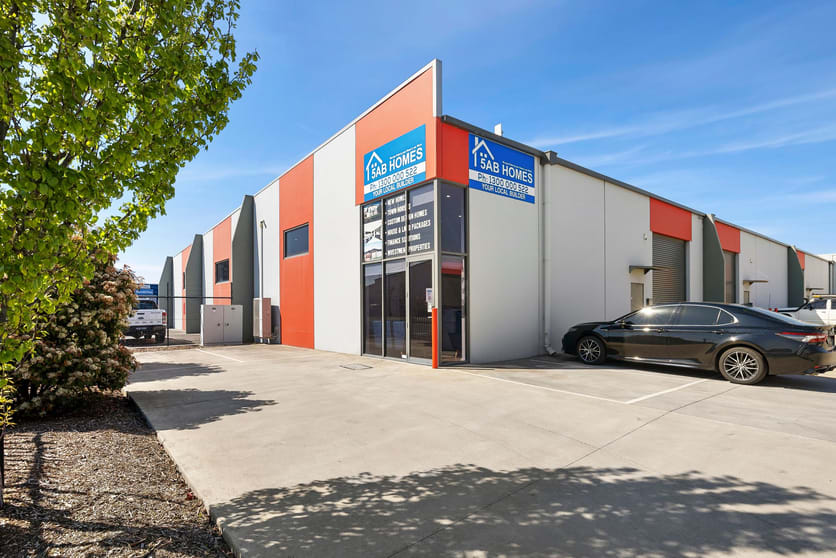 Click to view all images 8/18 Coronet Street Wendouree VIC 3355 - Image 1