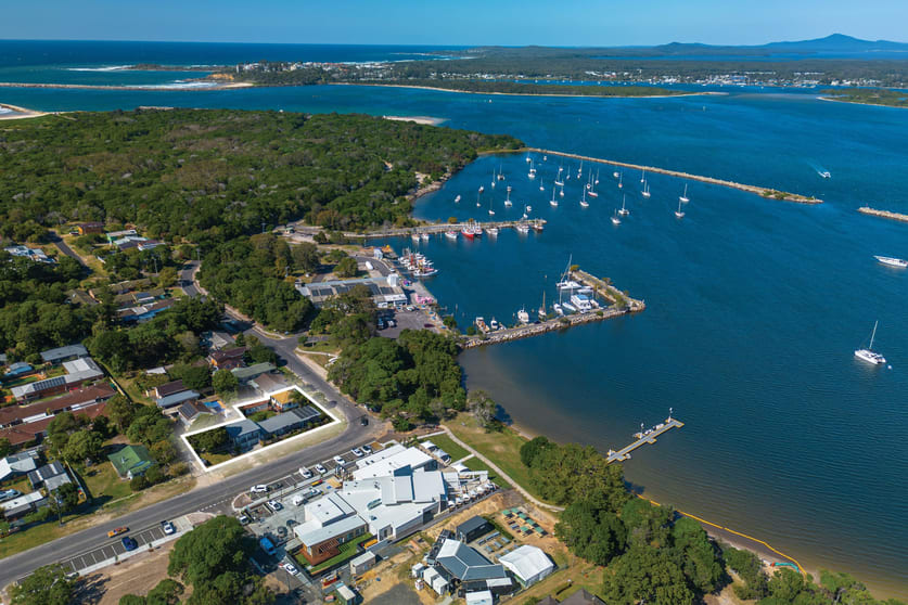 Click to view all images 2 Crown Street & 82 Queen Street Iluka NSW 2466 - Image 1