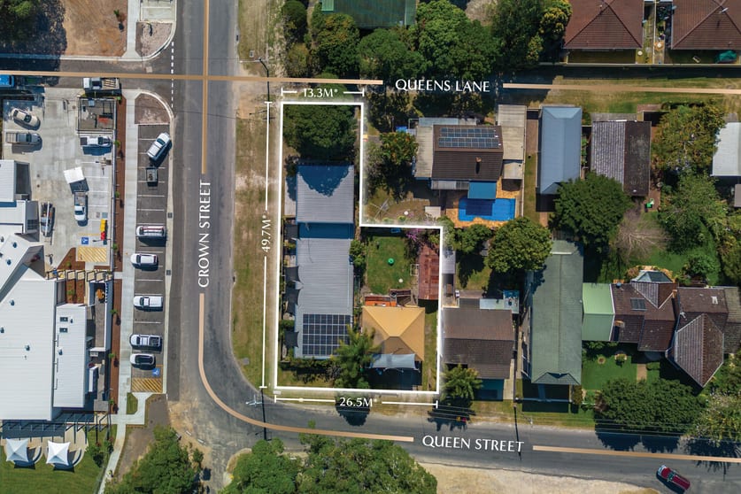 Click to view all images 2 Crown Street & 82 Queen Street Iluka NSW 2466 - Image 2
