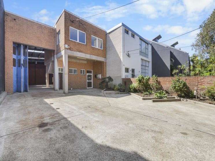 Click to view all images 8 Daphne Street Botany NSW 2019 - Image 3