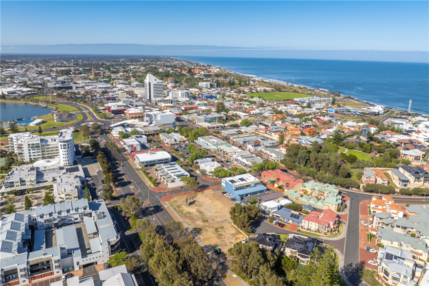 Click to view all images 36 Casuarina Drive Bunbury WA 6230 - Image 3