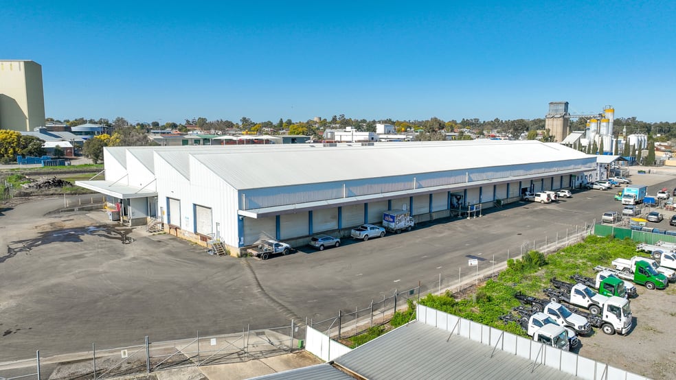Click to view all images 52 Barnes Street Tamworth NSW 2340 - Image 2